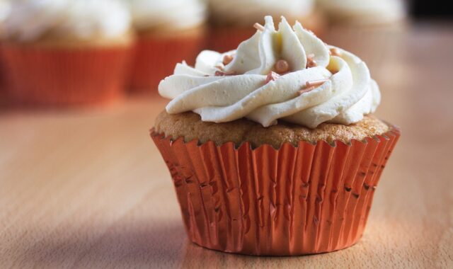 cupcake, dessert, cream, sweet, baking, box, sugary, treat, snack, cupcake, cupcake, cupcake, cupcake, cupcake