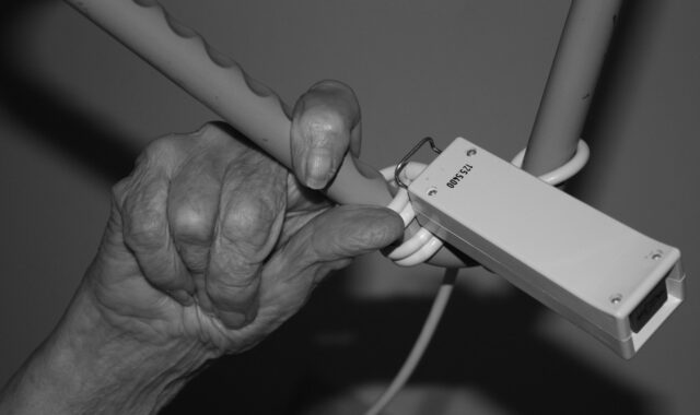 hand, old, woman, folds, bell, klingelkonpf, emergency call, help, keep, grab handle, security, retirement home, hospital, constant, seniors, dependent, maintenance, disease, old people's home, care for the elderly, call, bedside, finger