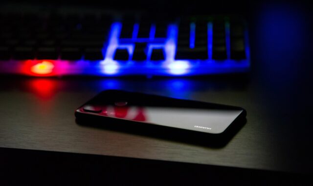 huawei, phone, smartphone, device, technology, mobile, gadget, modern, smart, android, screen, display, cellphone, electronic, touchscreen, huawei, huawei, huawei, huawei, huawei