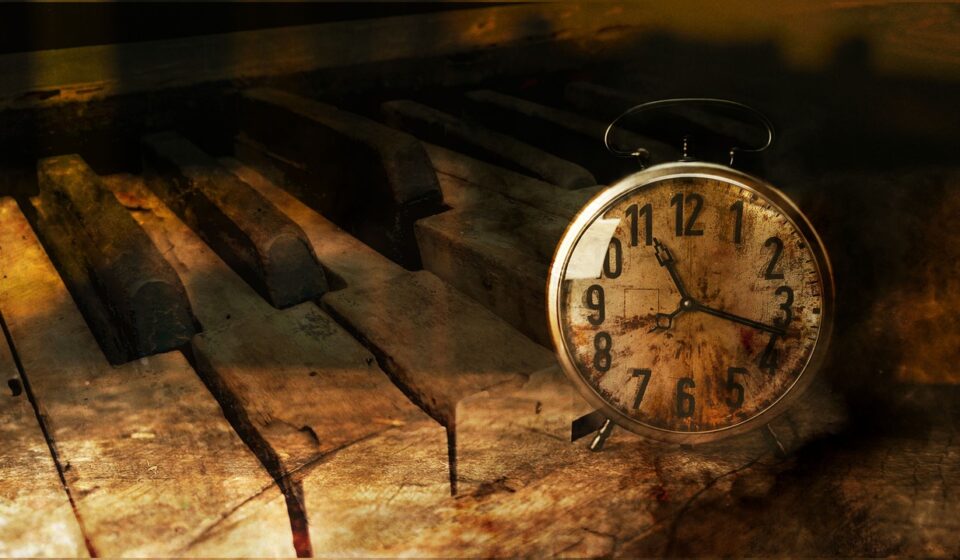 piano, clock, time, vote, atmosphere, artistic, artsy, surreal, tests, old, vintage, music production, music system, piano, piano, piano, piano, piano