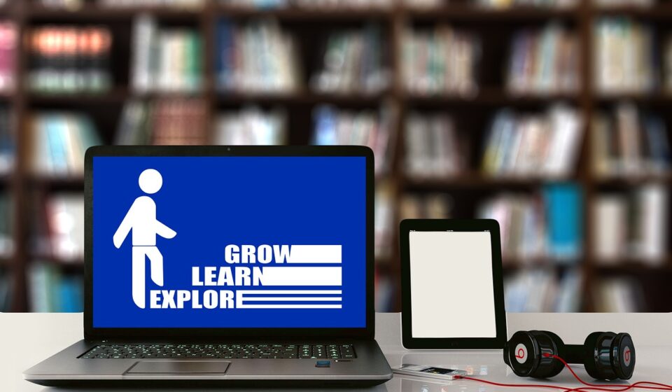 to learn, growth, training, books, a book, library, laptop, tablet, headphones, knowledge, development, teaching, literature, library, library, laptop, knowledge, development, teaching, teaching, teaching, teaching, teaching