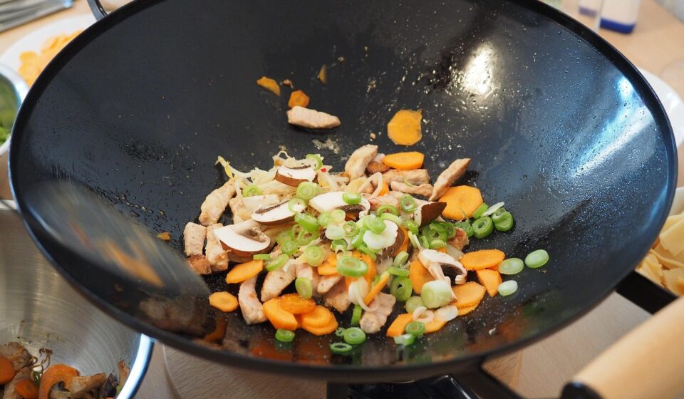 vegetables, vegetable pan, carrots, leek, mushrooms, flesh, food, nourishment, dish, wok, shredded, wok, wok, wok, wok, wok