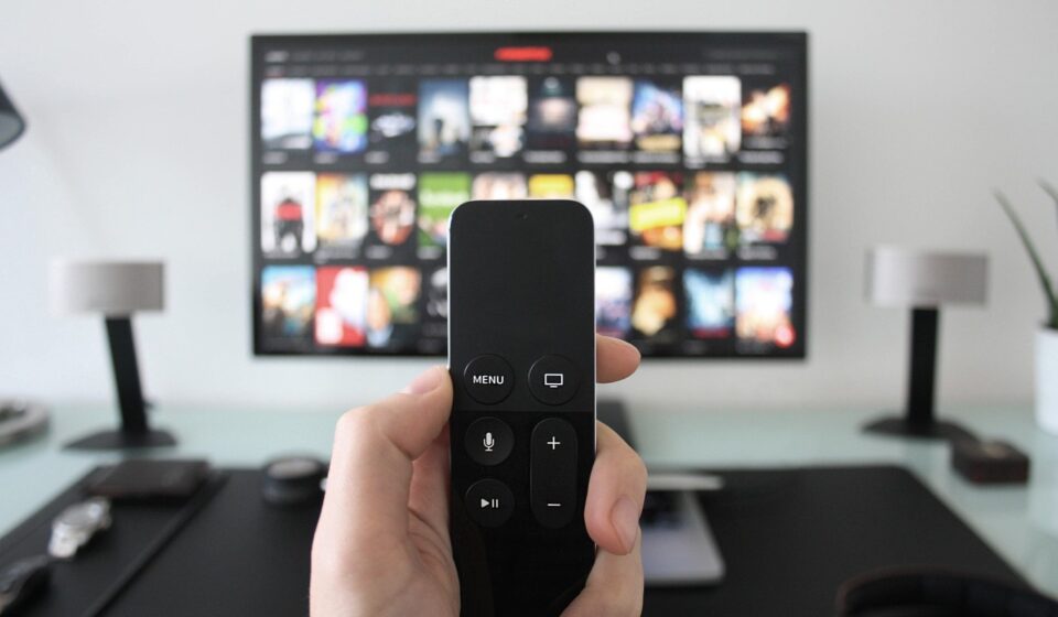 room, office, modern, lectronic, technology, tv, screen, remote control, work, desk, table, gray office, gray technology, gray work, gray room, gray table, gray desk, remote control, remote control, remote control, remote control, remote control
